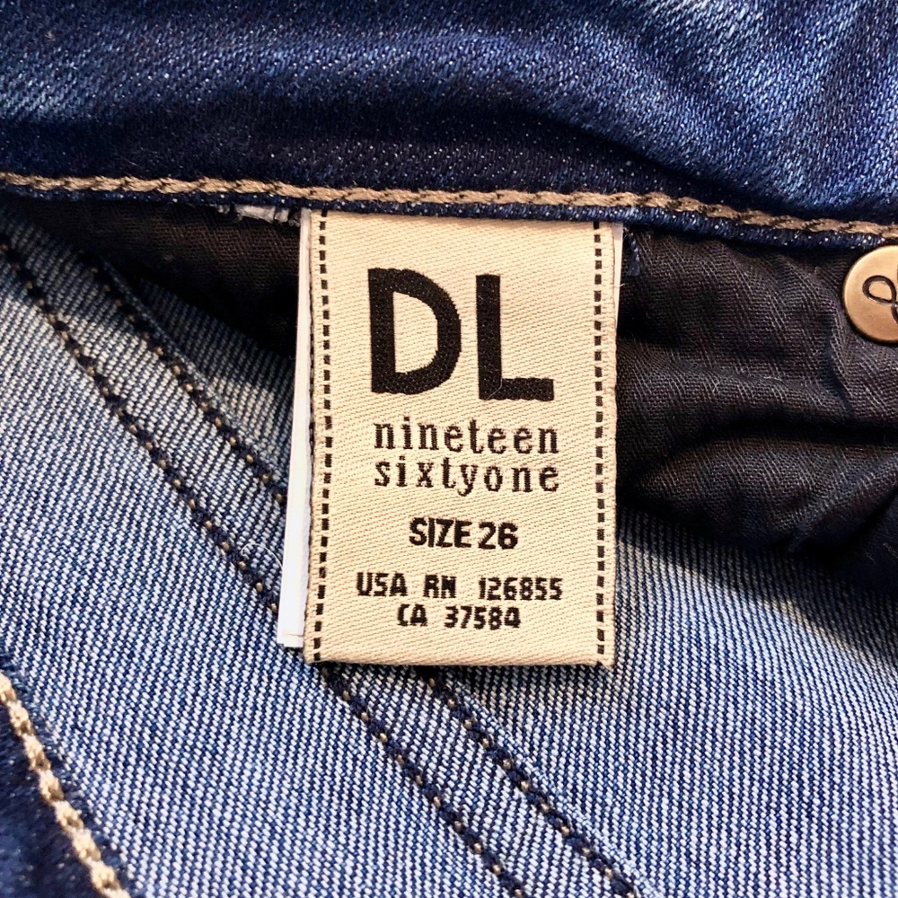 DL 1961 Riley Boy Friend jeans; Chambers Wash